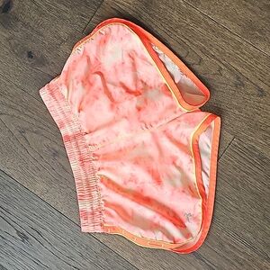 UNDER ARMOUR HEAT GEAR RUNNING SHORTS SIZE XSMALL